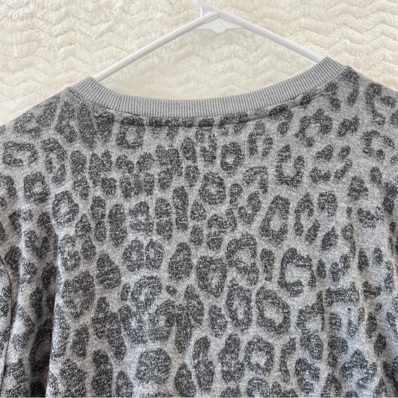 Lucky Brand Leopard Print Grey Viscose Knit Blend Pullover Sweater Size Large - Picture 10 of 15